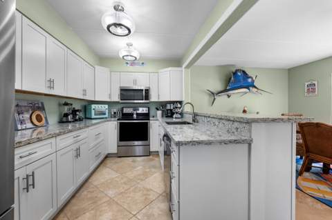 591 Sombrero Beach Road #Apt 1B, Marathon FL - photo 9 of 31