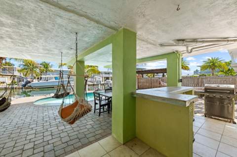 189 Ocean Drive, Plantation Key FL - photo 11 of 45