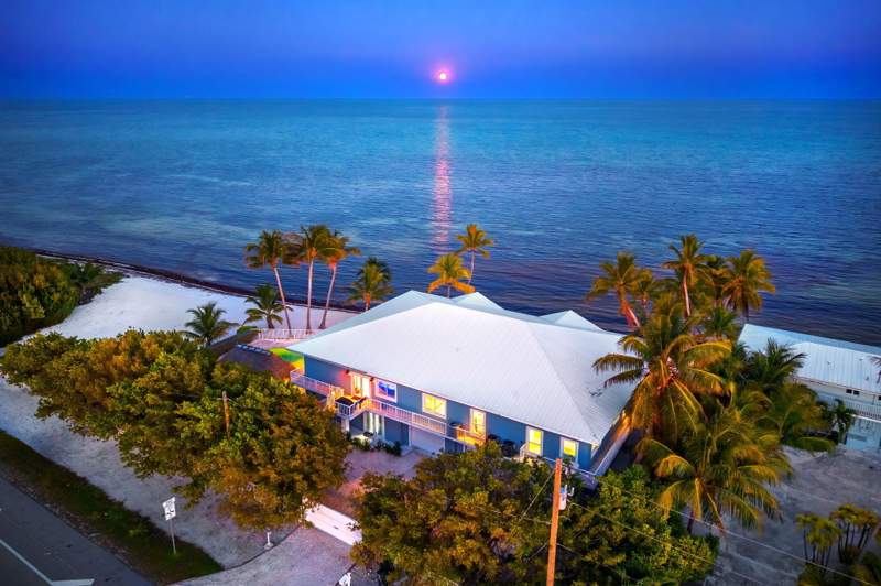 5 bedroom Single Family Residence at 74501 Overseas Highway, Lower Mat Bch (74.0), Lower Matecumbe — photo 4