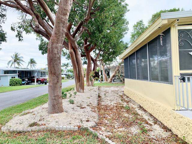2 bedroom Mobile Home at 901 S Emerald Drive, Silver Shores (96.0), Key Largo — photo 4