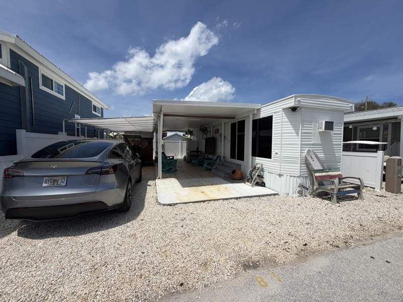 2 bedroom Mobile Home at 325 Calusa Street ## 81, Calusa Campground (101.5), Key Largo — photo 4