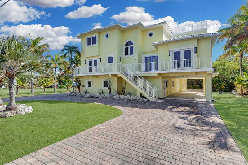 4 bedroom Single Family Residence at 205 Stirrup Key Boulevard, Stirrup Key Sub (52.5), Marathon — photo 1