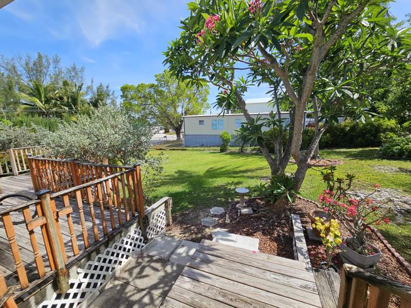 2 bedroom Mobile Home at 917 Plantation Road, Lake Surprise Properties (106.0), Key Largo — photo 5