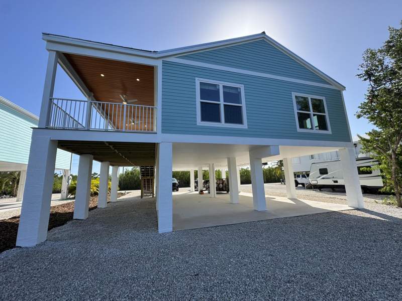 3 bedroom Single Family Residence at 27215 Mariposa Road, Ramrod Shores (27.0), Ramrod Key — photo 1