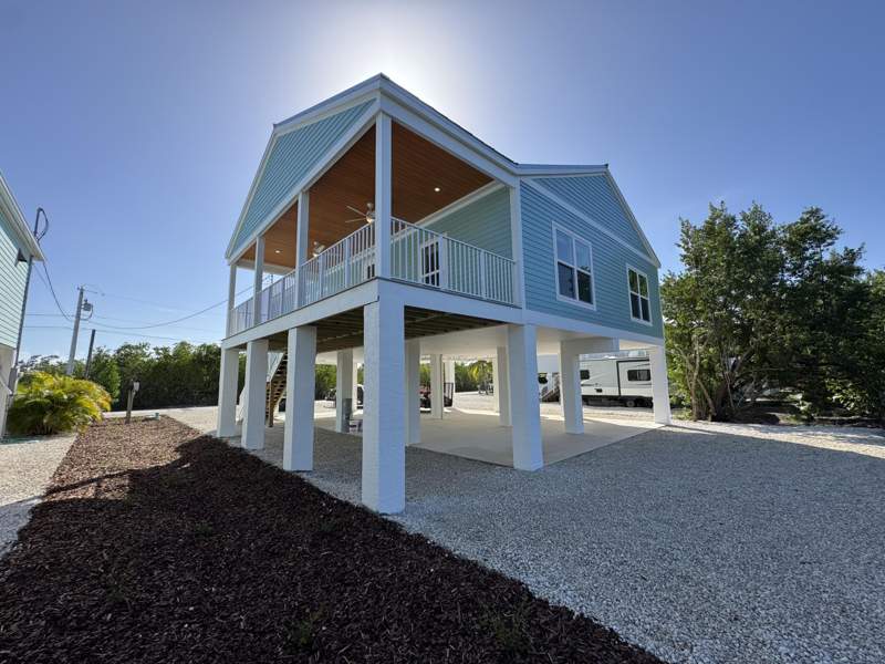 3 bedroom Single Family Residence at 27215 Mariposa Road, Ramrod Shores (27.0), Ramrod Key — photo 2