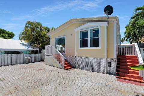 4 Coral Drive, Saddlebunch FL - photo 8 of 39