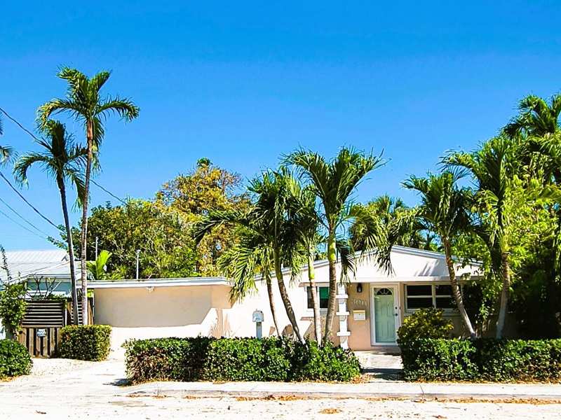 3 bedroom Single Family Residence at 3011 Riviera Drive, Riviera Shores (3.0), Key West — photo 1
