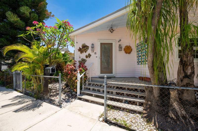 3 bedroom Mobile Home at 6800 Maloney Avenue #13, Harbour Shores, SI (5.0), Stock Island — photo 2