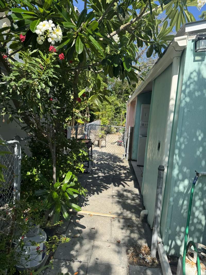 2 bedroom Half Duplex at 250 66Th Street, Puerta Del Sol (50.5), Marathon — photo 2