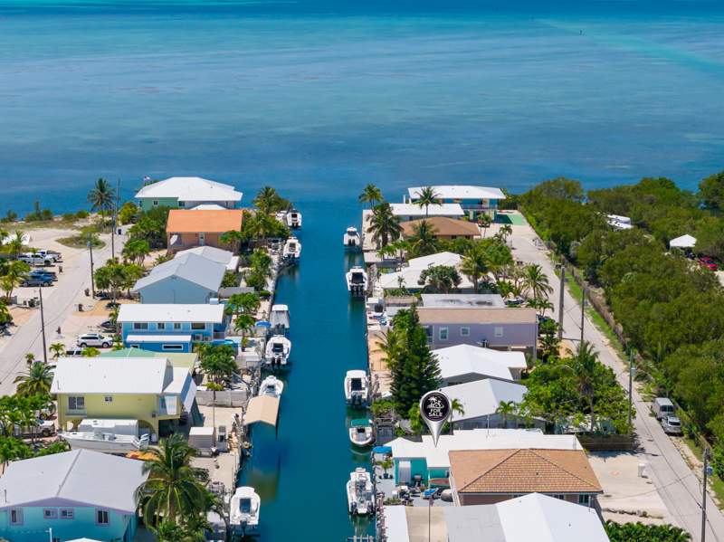 4 bedroom Duplex at 574 & 576 99th Street Ocean, Coral Colony (52.0), Marathon — photo 2