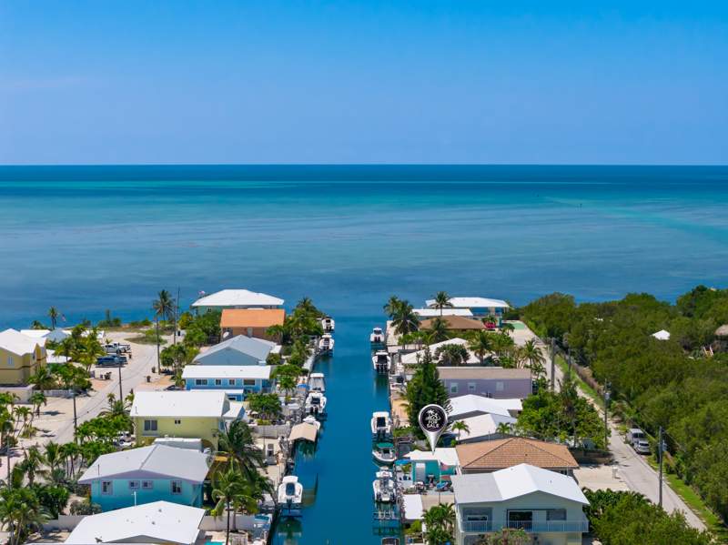 4 bedroom Duplex at 574 & 576 99th Street Ocean, Coral Colony (52.0), Marathon — photo 3