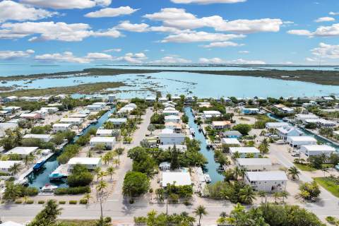 750 W Indies Drive, Ramrod Key FL - photo 9 of 42