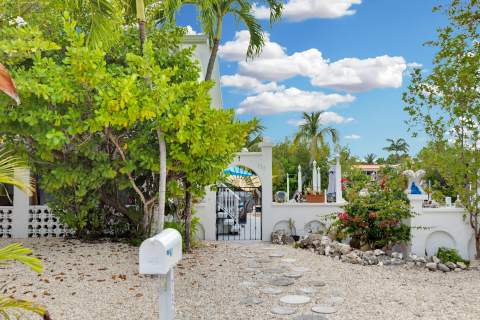 750 W Indies Drive, Ramrod Key FL - photo 14 of 42