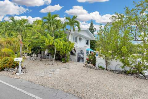 750 W Indies Drive, Ramrod Key FL - photo 17 of 42
