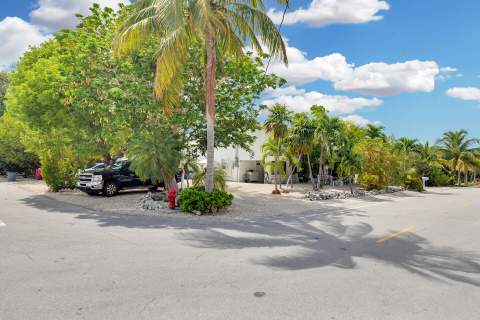 750 W Indies Drive, Ramrod Key FL - photo 15 of 42