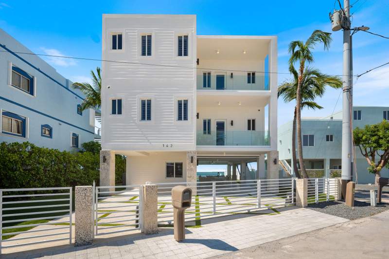 5 bedroom Single Family Residence at 142 Guilford Court, Hammer Point (93.0), Key Largo — photo 5