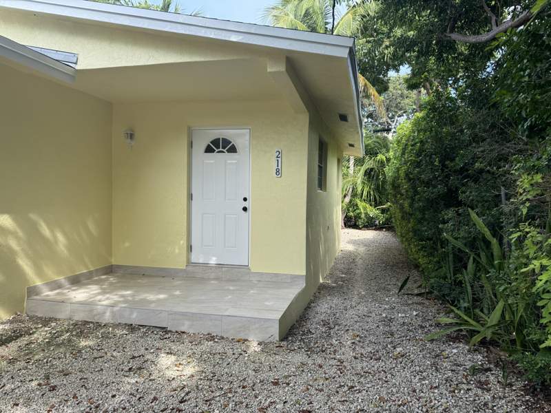 4 bedroom Duplex at 220 W Indies Road, Harris Ocean Park (93.0), Key Largo — photo 3