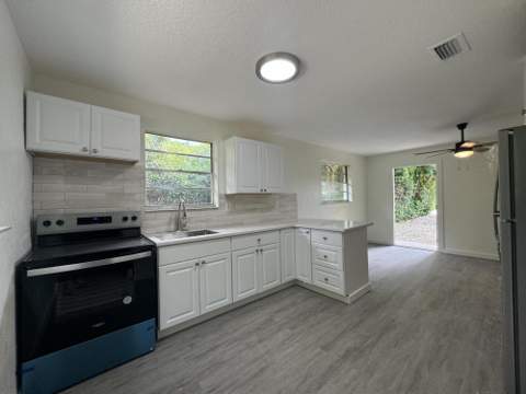 220 W Indies Road, Key Largo FL - photo 11 of 41