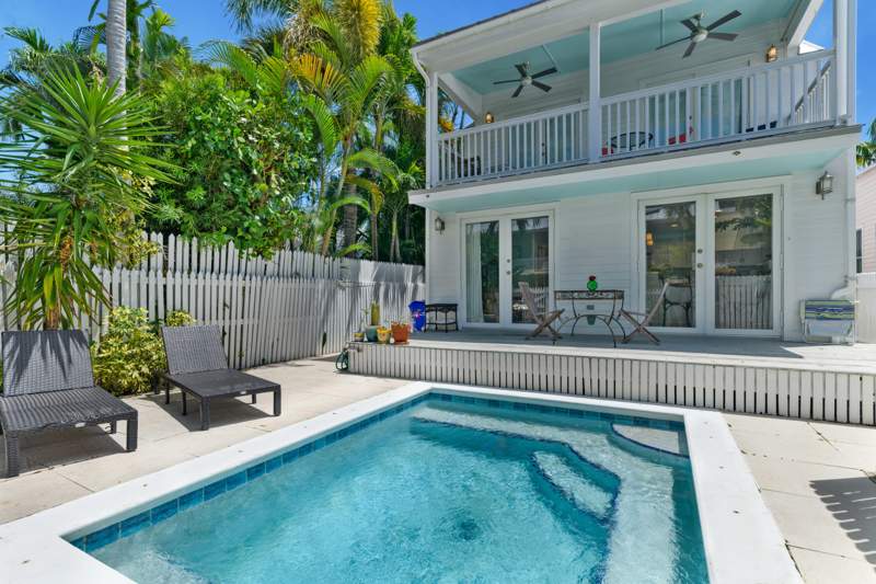 5 bedroom Duplex at 606 Grinnell Street, Old Town - Unlisted (1.0), Key West — photo 2