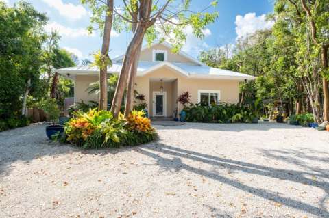148 Iroquois Street, home for sale in Plantation Key 33070