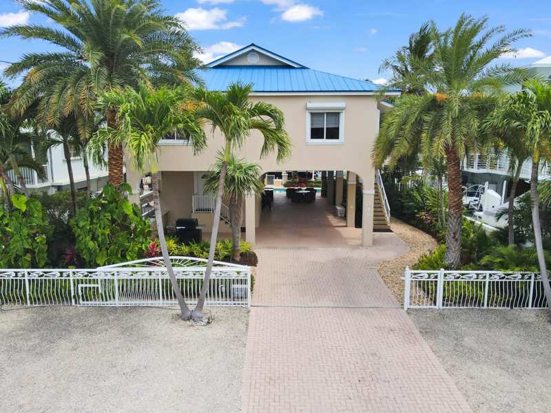 4 bedroom Single Family Residence at 316 Woods Avenue, Plant Key Colony (90.0), Plantation Key — photo 1