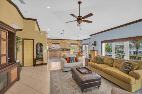 316 Woods Avenue, Plantation Key FL - photo 6 of 41
