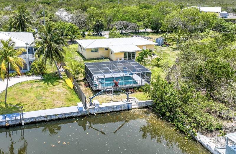 3 bedroom Single Family Residence at 30525 Winifred Street, Whispering Pines (30.5), Big Pine Key — photo 3