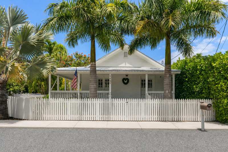 2 bedroom Single Family Residence at 1401 Grinnell Street, Webb Realty Co Sub (1.0), Key West — photo 1