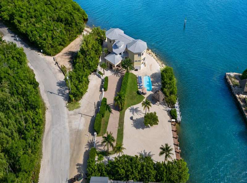 6 bedroom Single Family Residence at 57 Garden Cove Drive, Ocean Isle Estates (106.0), Key Largo — photo 1
