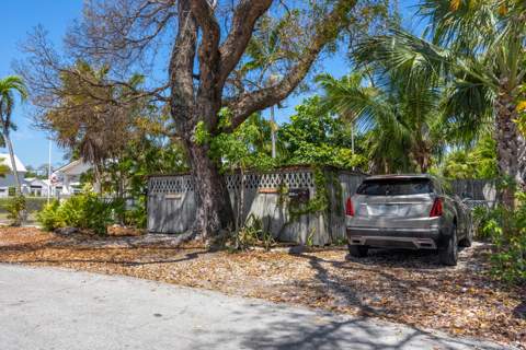 1911 Seidenberg Avenue, Key West FL - photo 7 of 61
