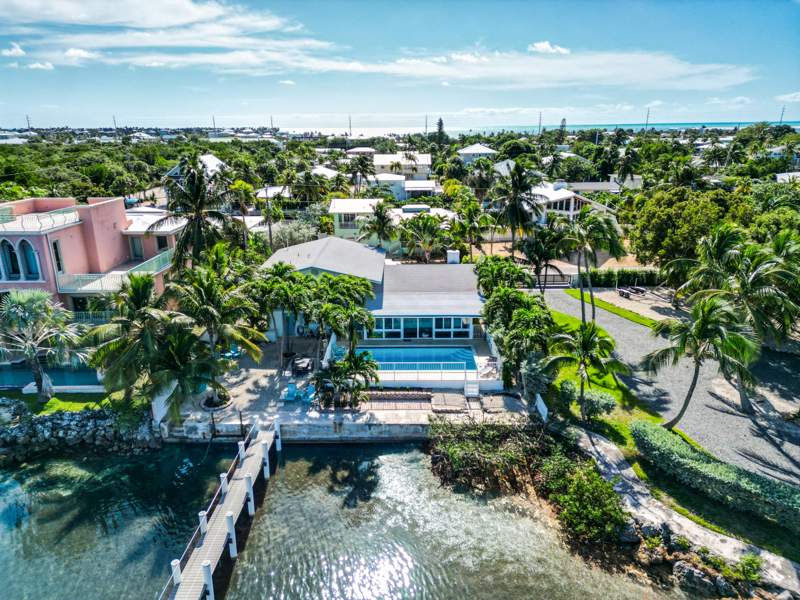 3 bedroom Single Family Residence at 11260 6th Avenue Gulf, Key Colony Sub (53.0), Marathon — photo 3