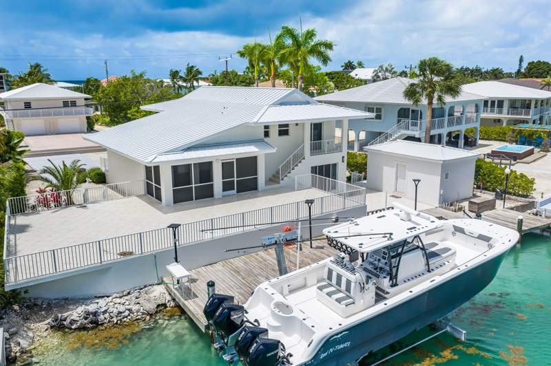 3 bedroom Single Family Residence at 248 W Seaview Drive, Plantation Island (61.0), Duck Key — photo 2