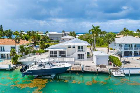 248 W Seaview Drive, home for sale in Duck Key 33050