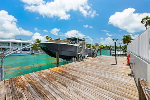 248 W Seaview Drive, Duck Key FL - photo 24 of 28