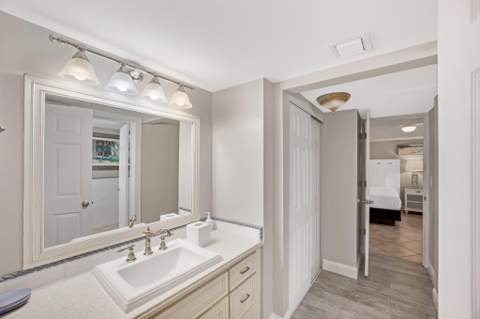 4303 Marina Villas Drive, Duck Key FL - photo 19 of 38