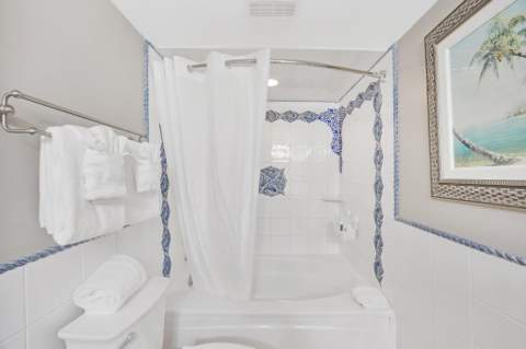 4303 Marina Villas Drive, Duck Key FL - photo 21 of 38