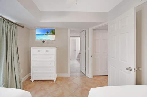 4303 Marina Villas Drive, Duck Key FL - photo 24 of 38