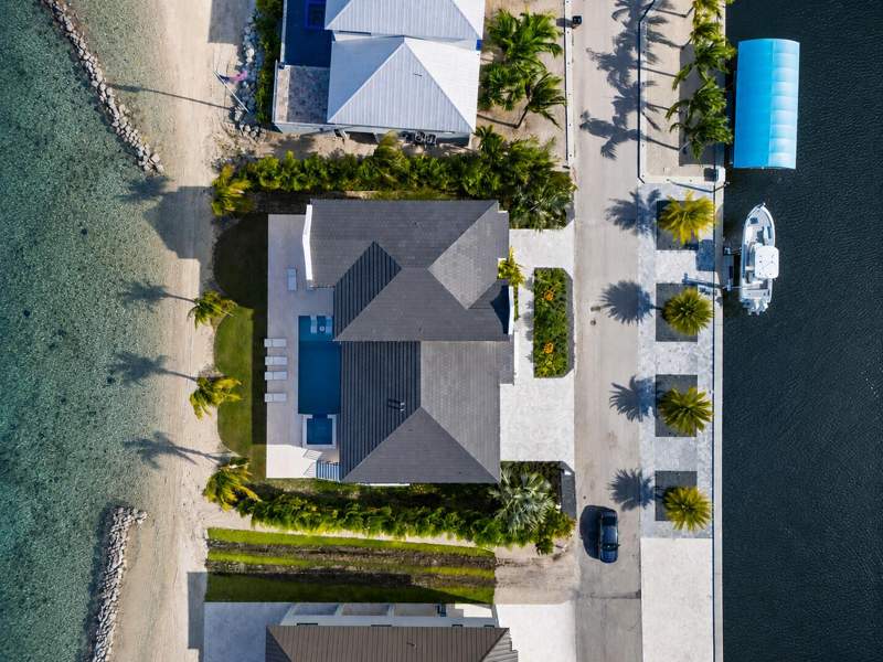 4 bedroom Single Family Residence at 128 Sunrise Drive, Sunrise Isle (50.0), Marathon — photo 4