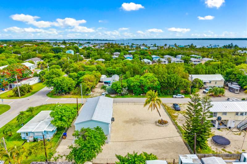 3 bedroom Single Family Residence at 31128 Avenue G, Sands Sub (31.0), Big Pine Key — photo 4