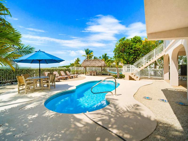 3 bedroom Single Family Residence at 27348 Dominica Lane, Breezeswept Bch Est (27.5), Ramrod Key — photo 4