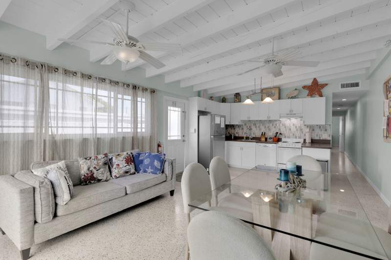 4 bedroom Duplex at 281 & 291 10th Street, Key Colony Bch 1st Addn Amd Plat (53.5), Key Colony — photo 2
