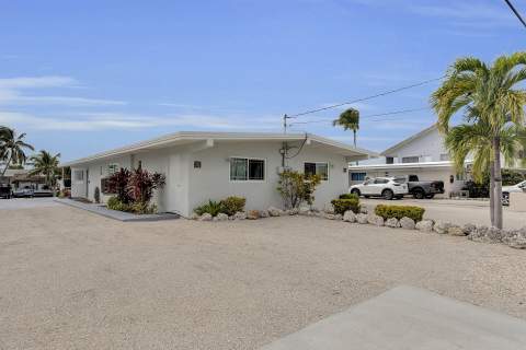 281 & 291 10th Street, Key Colony FL - photo 13 of 57