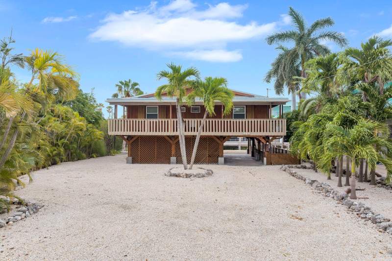 2 bedroom Single Family Residence at 22822 Buccaneer Lane, Cutthroat Harbor Est (23.0), Cudjoe Key — photo 3
