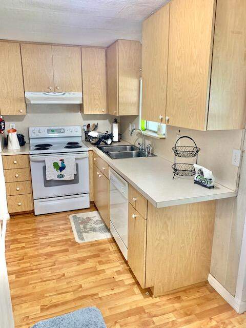 2 bedroom Mobile Home at 505 N Ruby Avenue, Silver Shores (96.0), Key Largo — photo 4
