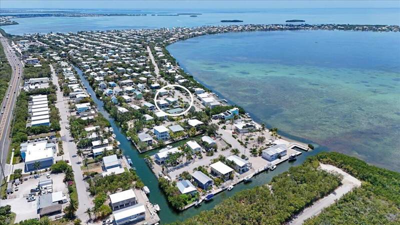 3 bedroom Single Family Residence at 174 Tortuga Lane, Cutthroat Harbor Est (23.0), Cudjoe Key — photo 3