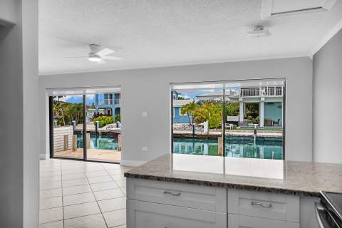 427 89Th Street Ocean, Marathon FL - photo 15 of 33