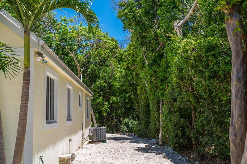 3 bedroom Single Family Residence at 143 N Hammock Road, Misc Upper Matacumbe (82.0), Upper Matecumbe Key Islamorada — photo 5