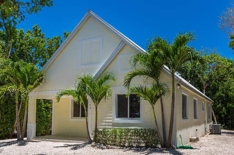 3 bedroom Single Family Residence at 143 N Hammock Road, Misc Upper Matacumbe (82.0), Upper Matecumbe Key Islamorada — photo 3