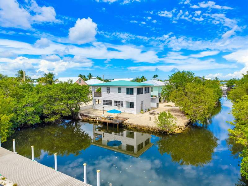 3 bedroom Single Family Residence at 27358 Jamaica Lane, Breezeswept Bch Est (27.5), Ramrod Key — photo 1