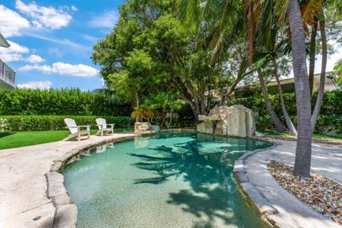 235 W Seaview Circle, home for sale in Duck Key 33050